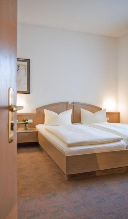 Landgasthof Windfelder Am See Hotel Stegaurach Стая снимка